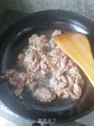 双椒炒牛肉的做法步骤：3
