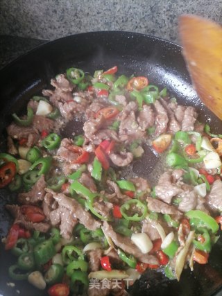 双椒炒牛肉的做法步骤：5