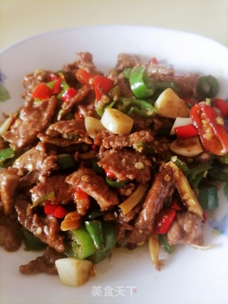 双椒炒牛肉的做法步骤：7