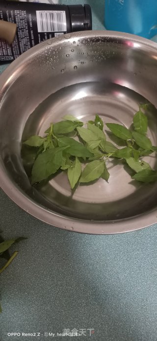变蛋拌黄瓜的做法步骤：4