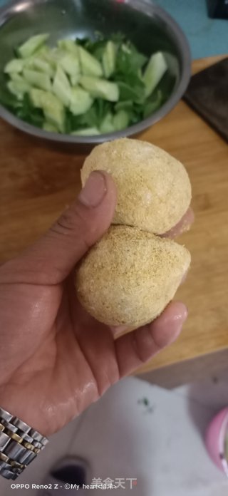 变蛋拌黄瓜的做法步骤：7