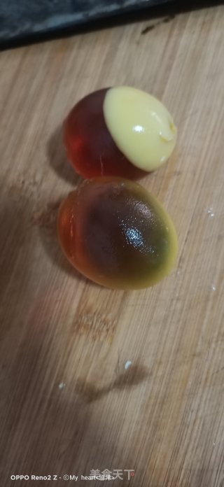 变蛋拌黄瓜的做法步骤：8