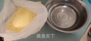 玉米窝窝头的做法步骤：2
