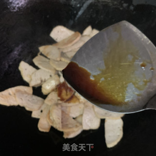 蒜苗炒肉饼的做法步骤：5