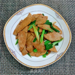 蒜苗炒肉饼的做法步骤：10