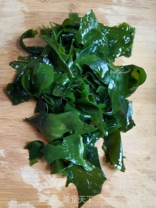 裙带菜豆腐蛋花汤的做法步骤：4