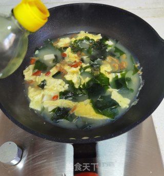 裙带菜豆腐蛋花汤的做法步骤：12
