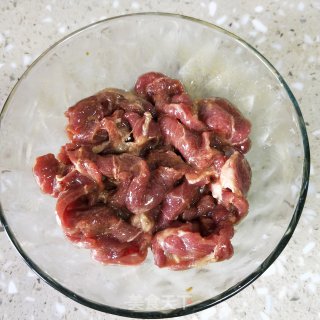 牛肉酸汤米粉的做法步骤：2