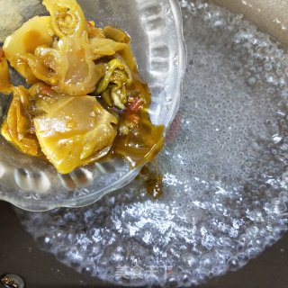 牛肉酸汤米粉的做法步骤：5