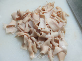 鹅肠炒茭白的做法步骤：2