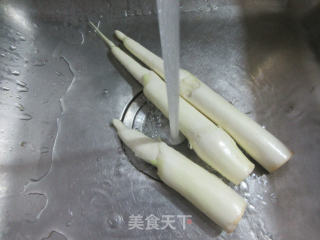 鹅肠炒茭白的做法步骤：3