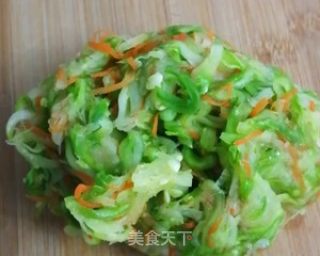 夏天瓜果的浪漫，西葫芦鸡蛋饺子下锅！的做法步骤：2