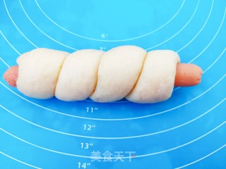 香肠面包卷的做法步骤：7