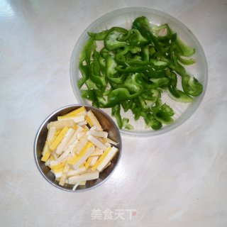 酸香茄丝的做法步骤：1