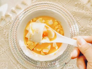 蟹黄豆腐煲的做法步骤：9