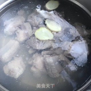 啤酒炖排骨的做法步骤：2