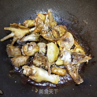 酸姜焖鸡的做法步骤：5