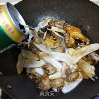 酸姜焖鸡的做法步骤：6