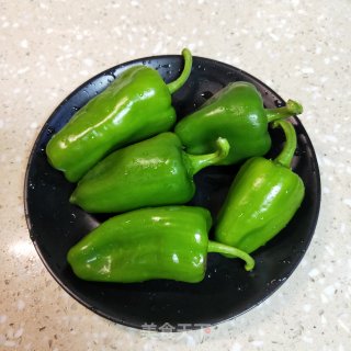 鸡肉炒青椒的做法步骤：3