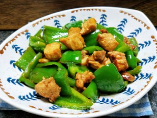鸡肉炒青椒的做法步骤：12