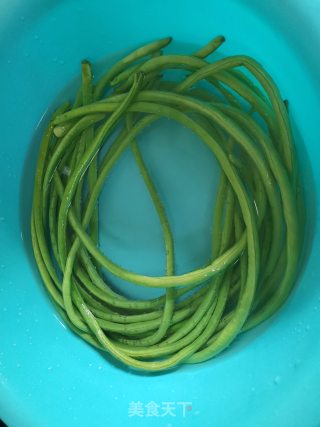 白豆角炒肉末的做法步骤：1
