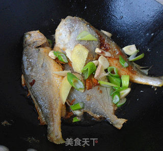 红烧黄鱼平子鱼的做法步骤：5