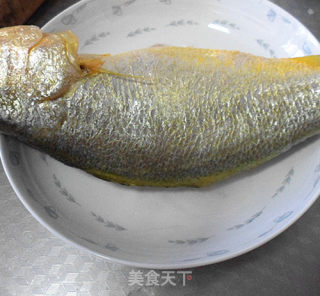 椒油黄花鱼的做法步骤：2