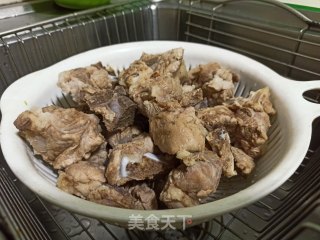 家常版糖醋排骨的做法步骤：1