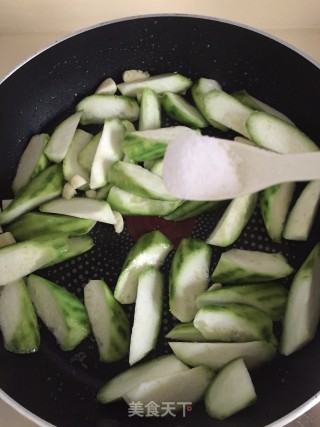 蒜蓉炒丝瓜的做法步骤：5