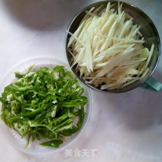 仔姜青椒炒肉丝的做法步骤：1