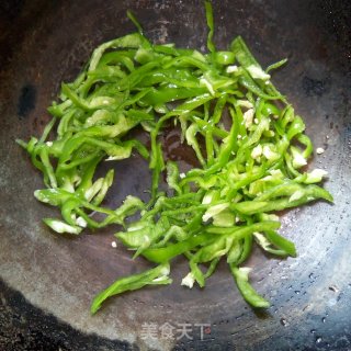 仔姜青椒炒肉丝的做法步骤：3