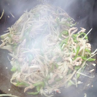 仔姜青椒炒肉丝的做法步骤：9
