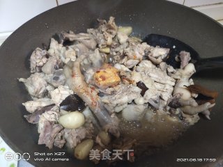 豆腐乳啤酒烧鸡的做法步骤：4