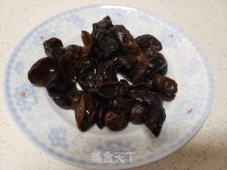 四季豆炒木耳的做法步骤：2