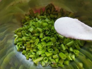 扑空心菜梗的做法步骤：3