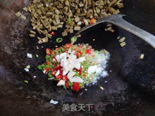 扑空心菜梗的做法步骤：8