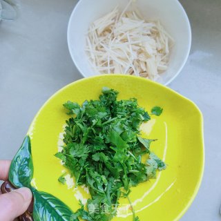 金针菇鸡蛋汤的做法步骤：2