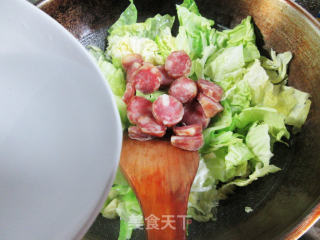 香肠包心菜炒铁棍山药粉条的做法步骤：6