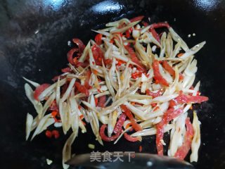 香肠炒白四季豆的做法步骤：7