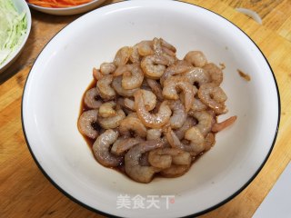 五彩虾仁炒面的做法步骤：6