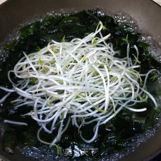 凉拌豆芽裙带菜的做法步骤：6