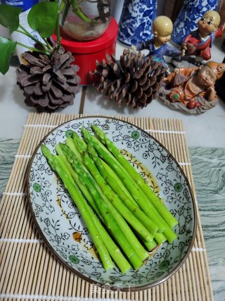 白灼芦笋的做法步骤：5