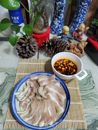 白灼猪耳朵的做法步骤：8