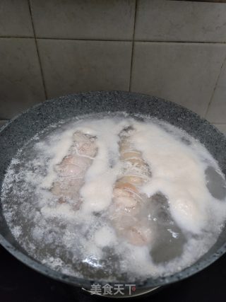 白灼猪肘肉的做法步骤：3