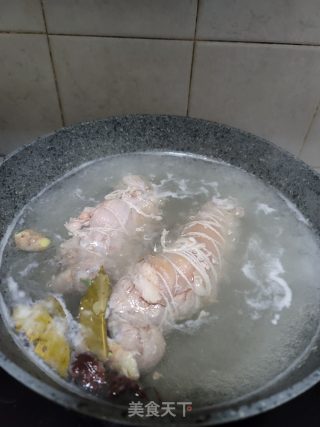 白灼猪肘肉的做法步骤：5