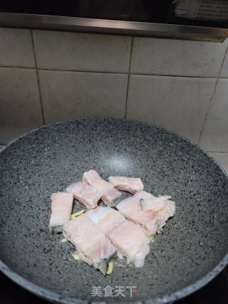 鱼骨焖腐竹的做法步骤：5