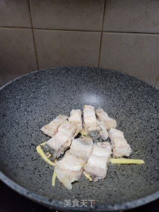 鱼骨焖腐竹的做法步骤：6