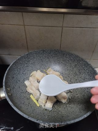 鱼骨焖腐竹的做法步骤：7