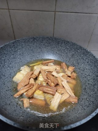 鱼骨焖腐竹的做法步骤：11