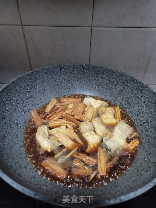 鱼骨焖腐竹的做法步骤：12